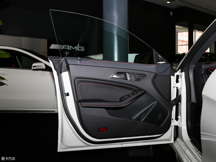 2015YCLAAMG AMG CLA 45 4MATIC