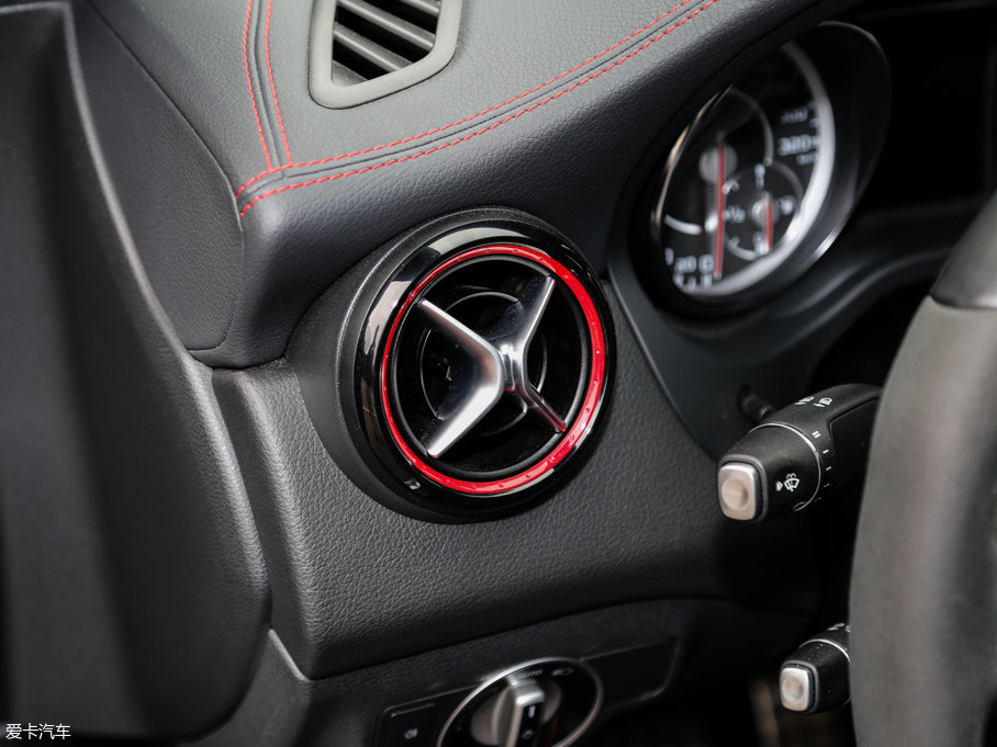 2015YCLAAMG AMG CLA 45 4MATIC