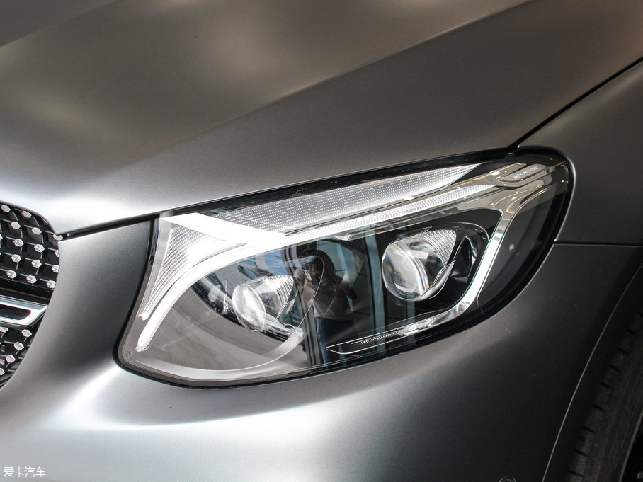 2017YGLC AMG AMG GLC 43 4MATIC ؄e