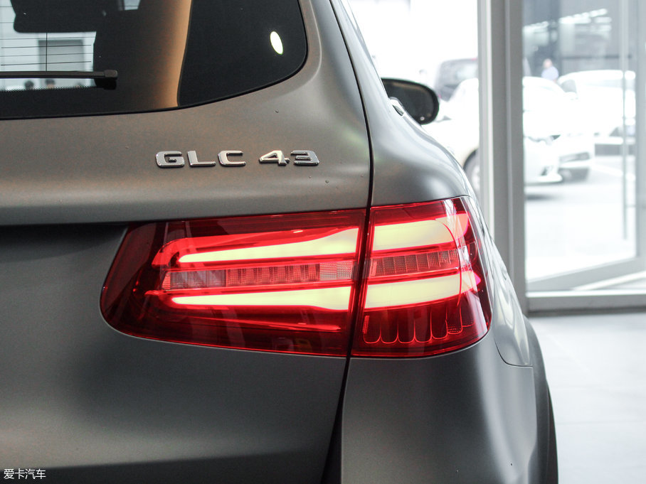 2017YGLC AMG AMG GLC 43 4MATIC ؄e