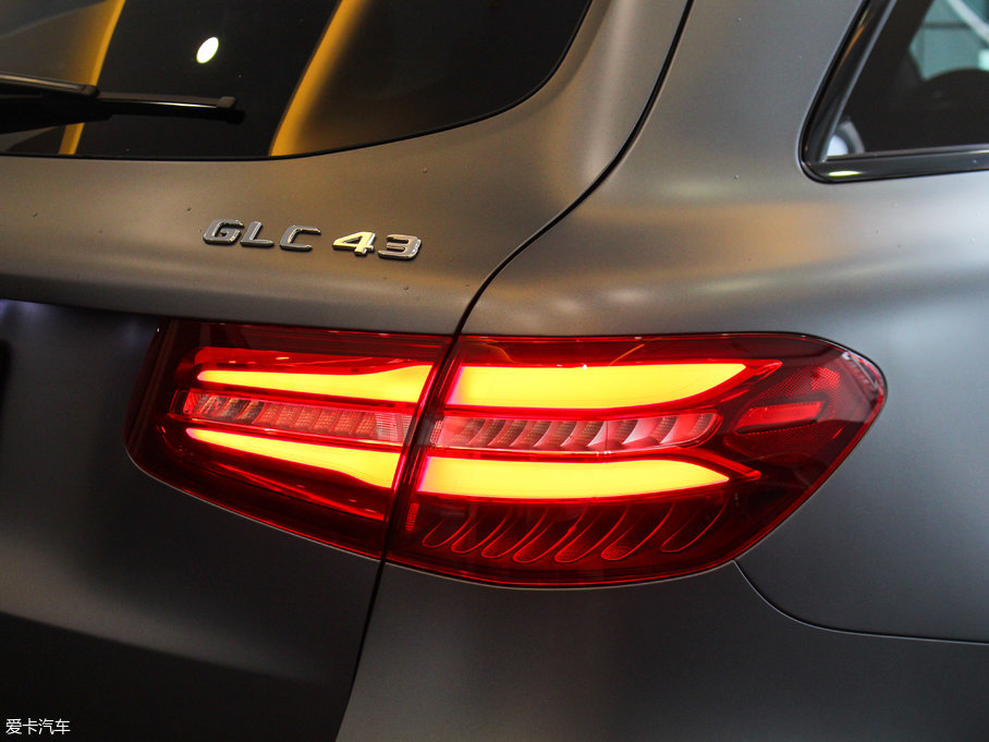 2017YGLC AMG AMG GLC 43 4MATIC ؄e