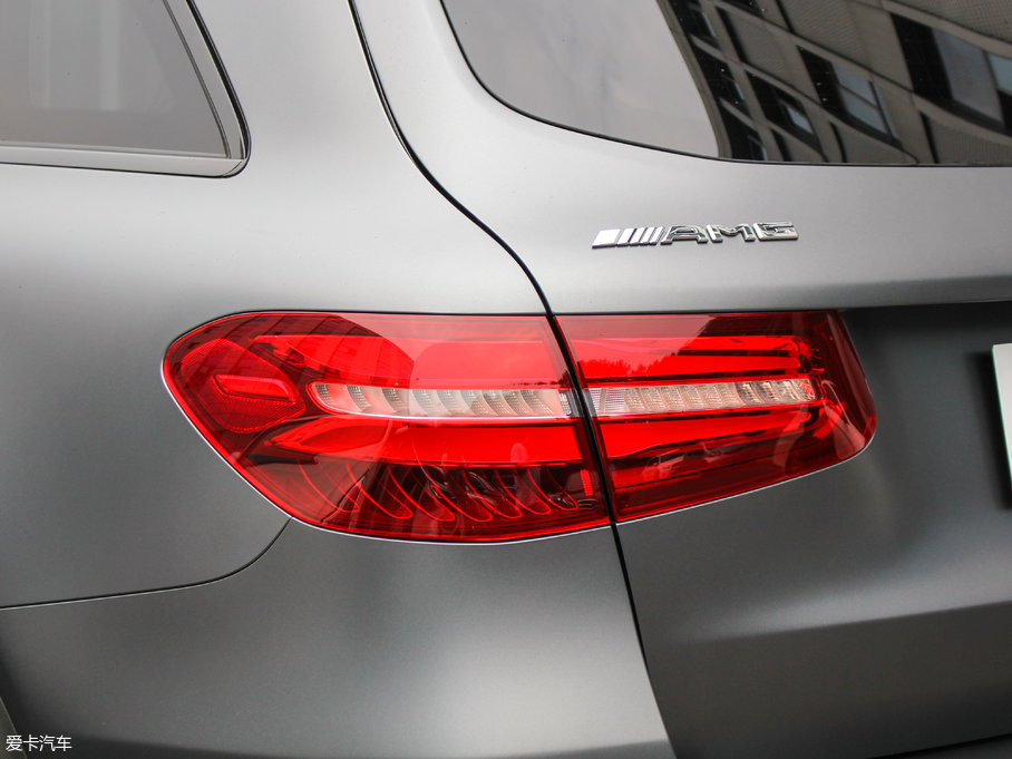 2017YGLC AMG AMG GLC 43 4MATIC ؄e