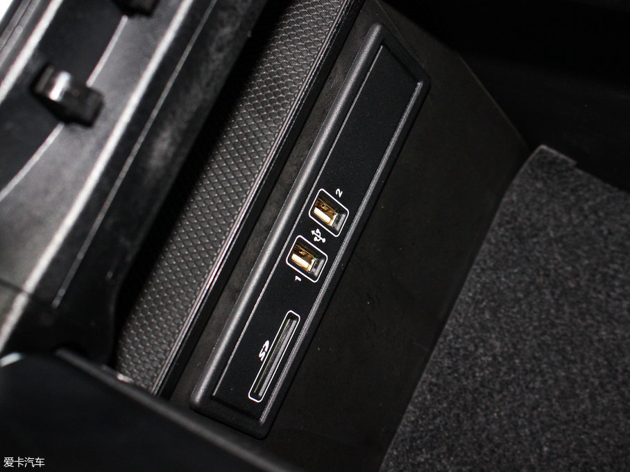 2017YGLC AMG AMG GLC 43 4MATIC ؄e