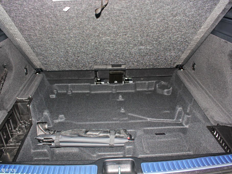 2017YGLC AMG AMG GLC 43 4MATIC ؄e