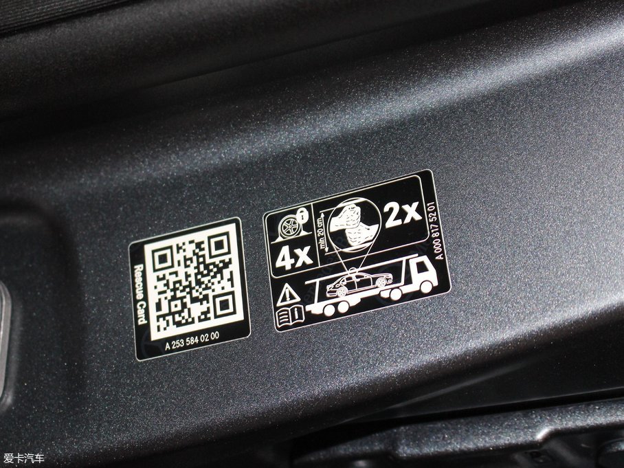 2017YGLC AMG AMG GLC 43 4MATIC ؄e