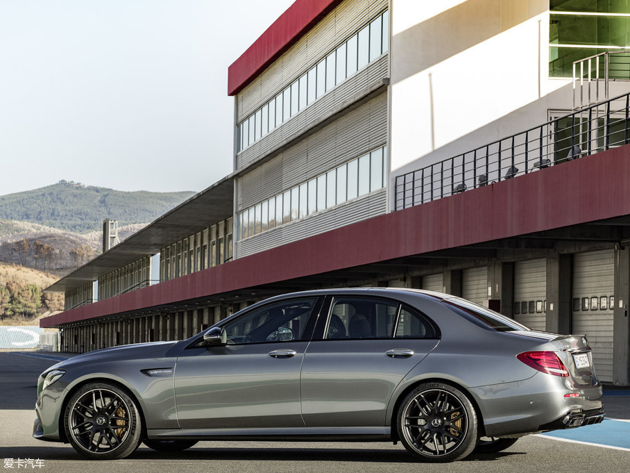 2017YEAMG AMG E 63 S