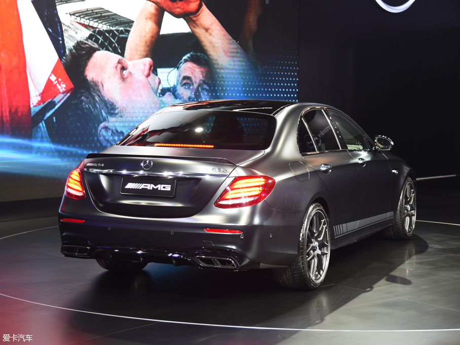 2017YEAMG AMG E 63 S 4MATIC+ ؄e