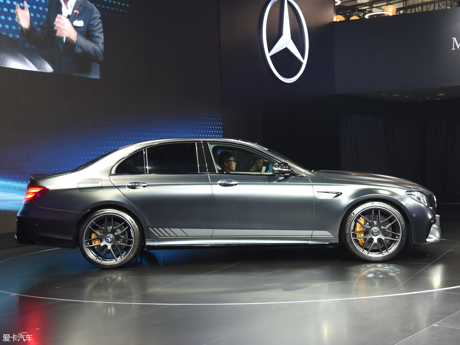 2017YE(j)AMG AMG E 63 S 4MATIC+ ؄e