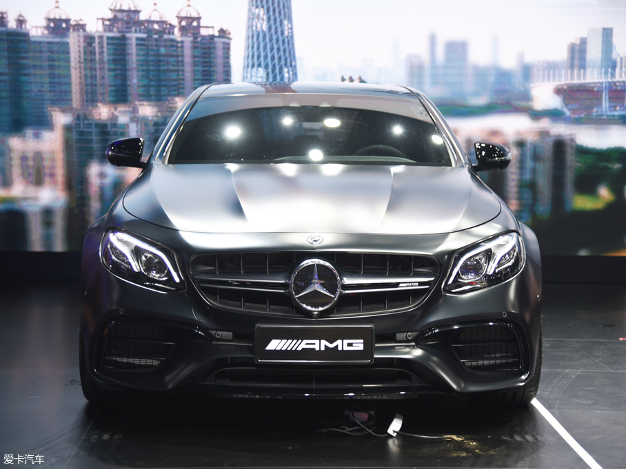 2017YEAMG AMG E 63 S 4MATIC+ ؄e