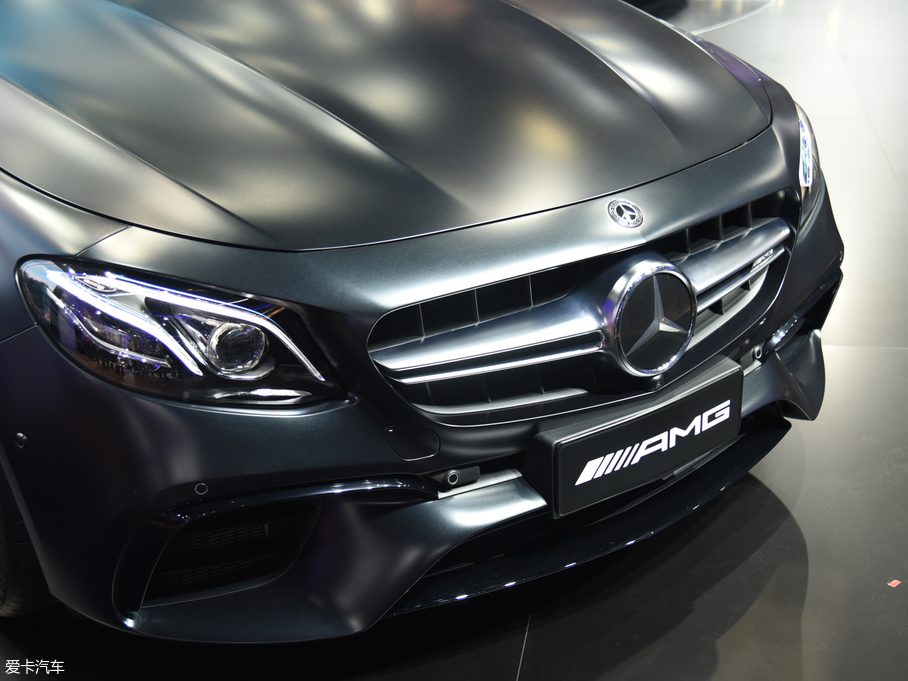 2017YE(j)AMG AMG E 63 S 4MATIC+ ؄e