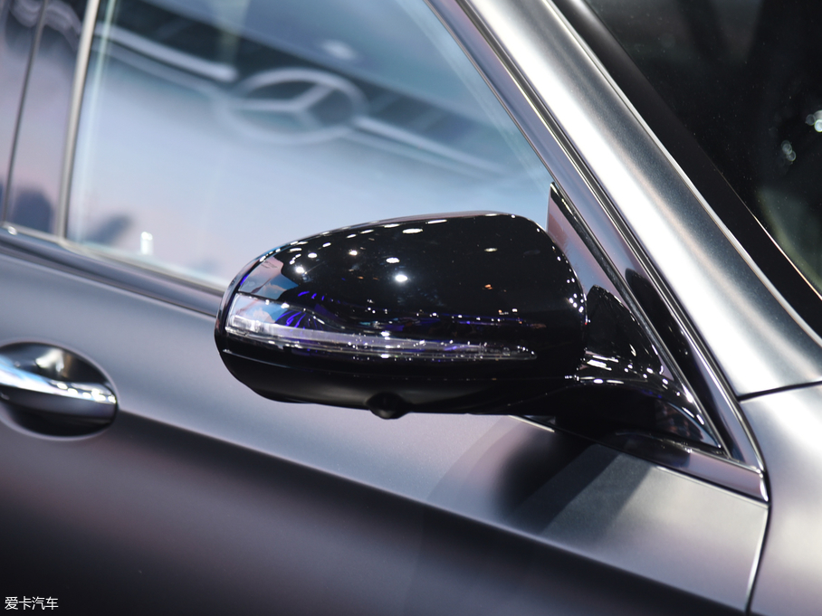 2017YEAMG AMG E 63 S 4MATIC+ ؄e