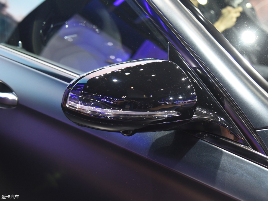 2017YEAMG AMG E 63 S 4MATIC+ ؄e