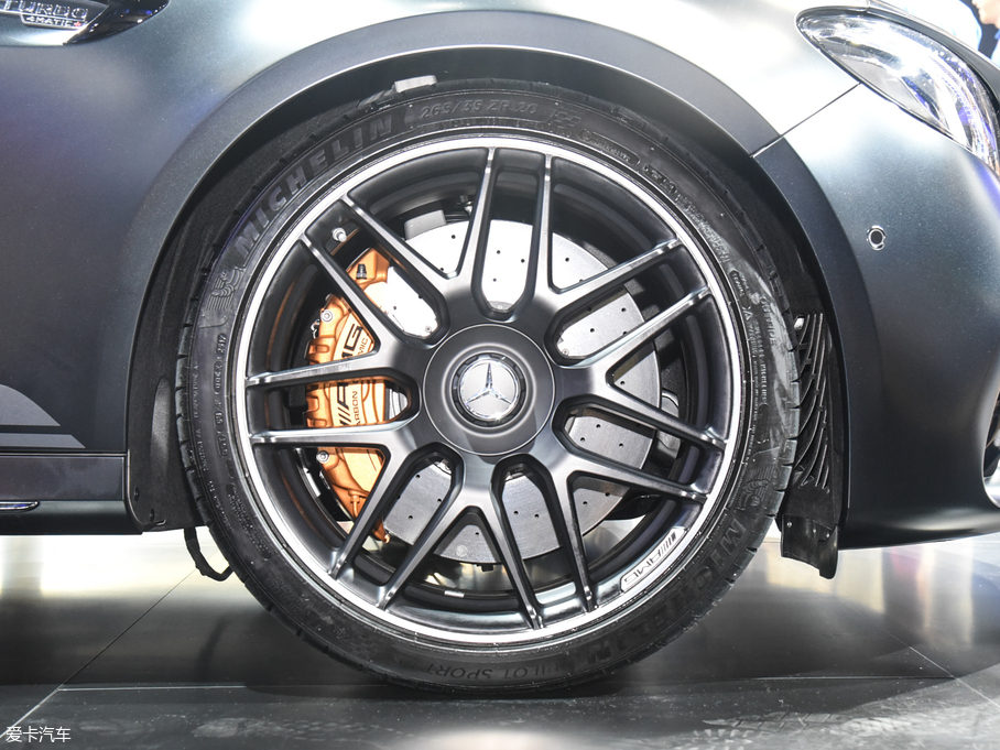 2017YE(j)AMG AMG E 63 S 4MATIC+ ؄e