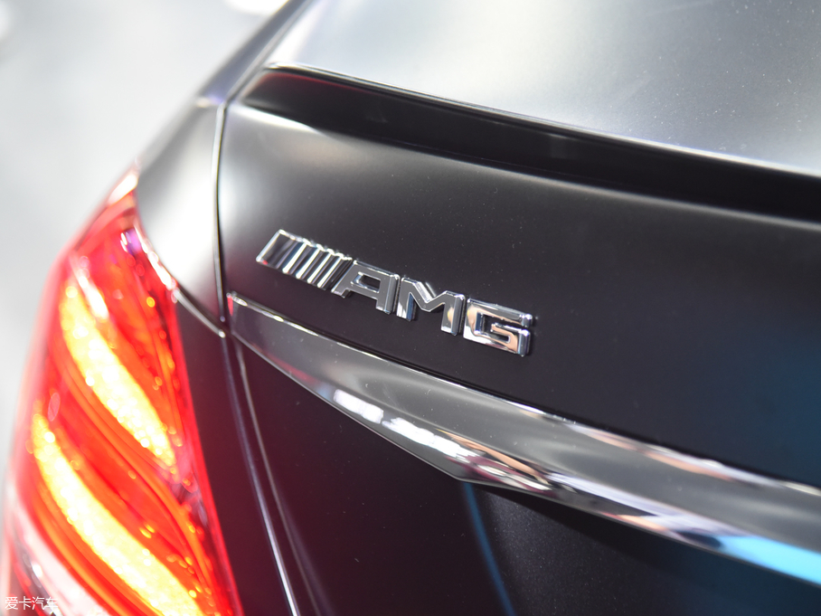 2017YE(j)AMG AMG E 63 S 4MATIC+ ؄e