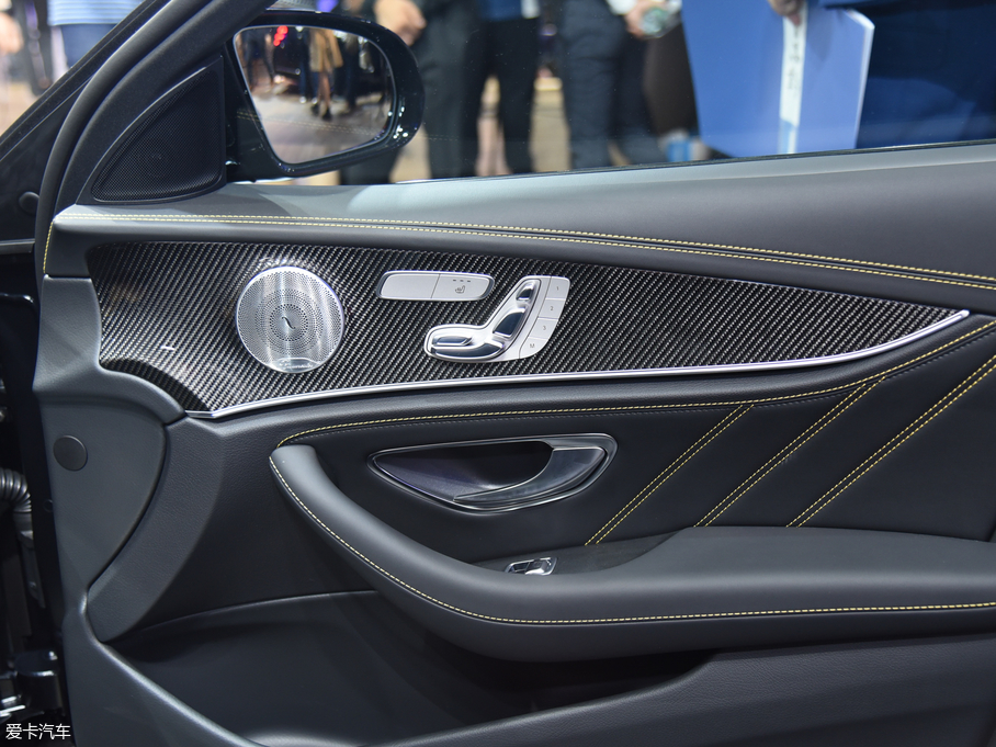 2017YEAMG AMG E 63 S 4MATIC+ ؄e