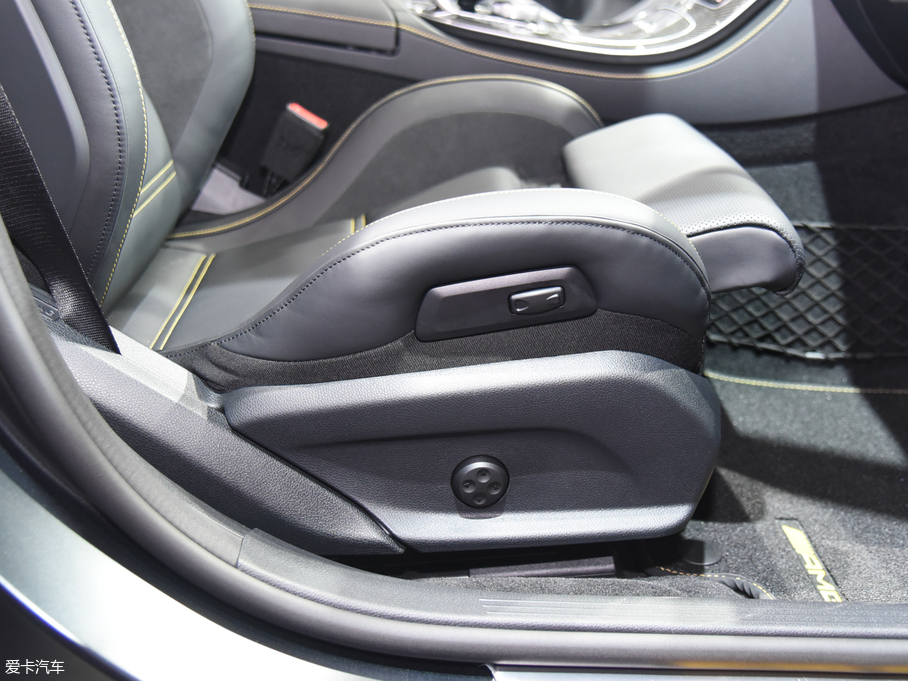 2017YEAMG AMG E 63 S 4MATIC+ ؄e