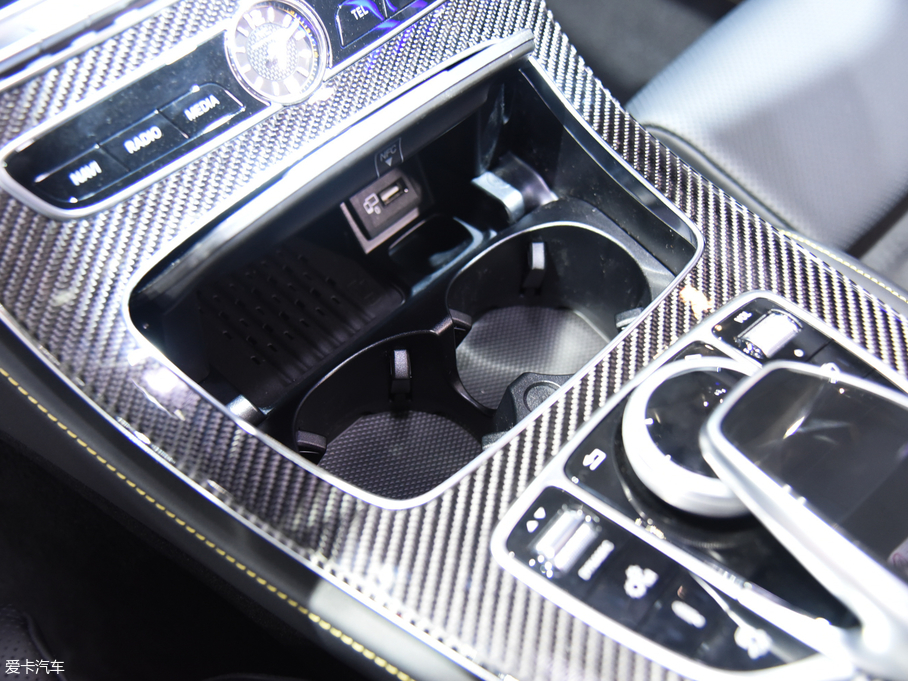 2017YE(j)AMG AMG E 63 S 4MATIC+ ؄e