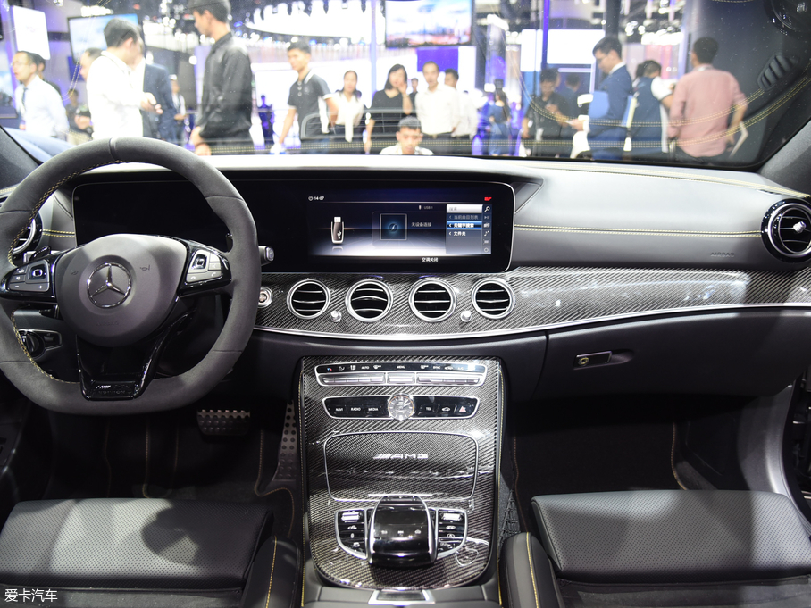 2017YEAMG AMG E 63 S 4MATIC+ ؄e