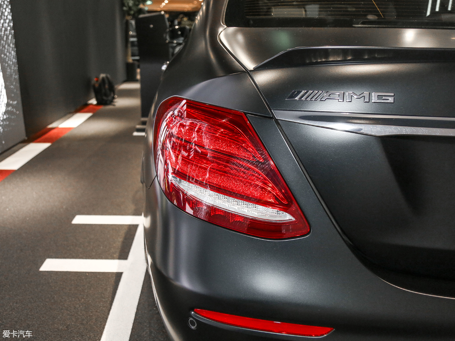 2017YEAMG AMG E 63 S 4MATIC+ ؄e