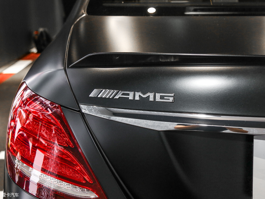 2017YEAMG AMG E 63 S 4MATIC+ ؄e