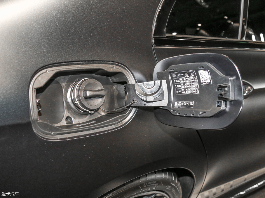 2017YEAMG AMG E 63 S 4MATIC+ ؄e