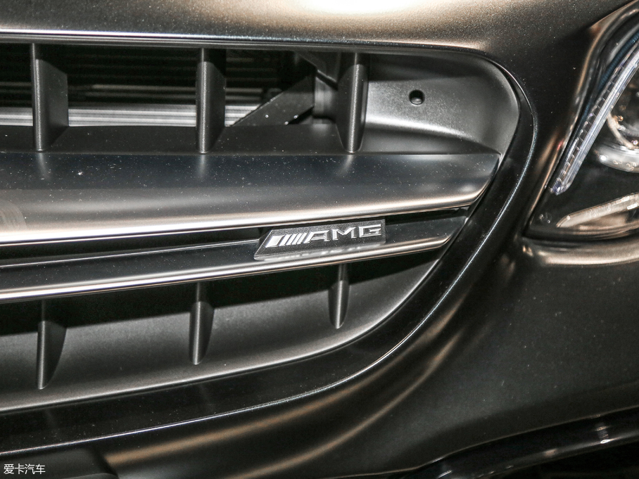 2017YEAMG AMG E 63 S 4MATIC+ ؄e