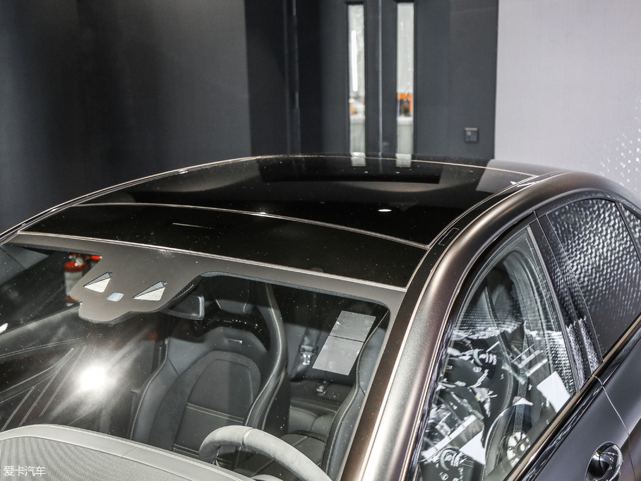 2017YEAMG AMG E 63 S 4MATIC+ ؄e