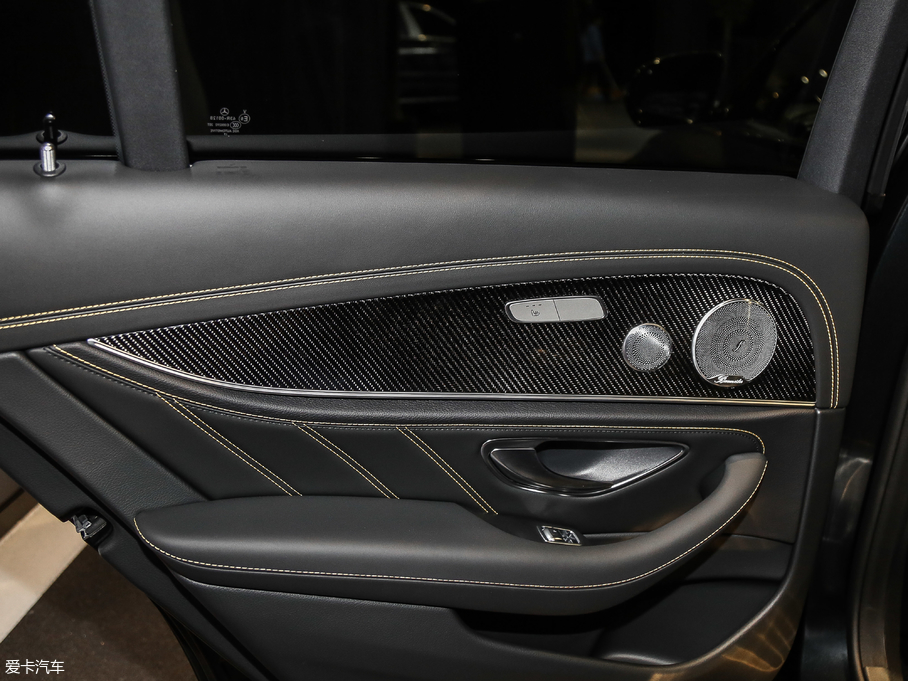 2017YEAMG AMG E 63 S 4MATIC+ ؄e