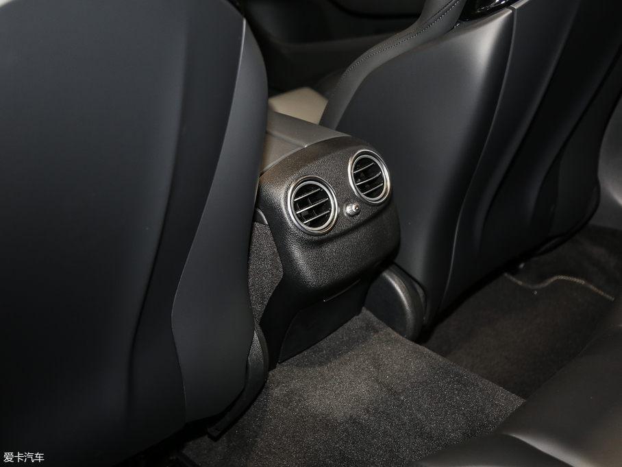 2017YEAMG AMG E 63 S 4MATIC+ ؄e