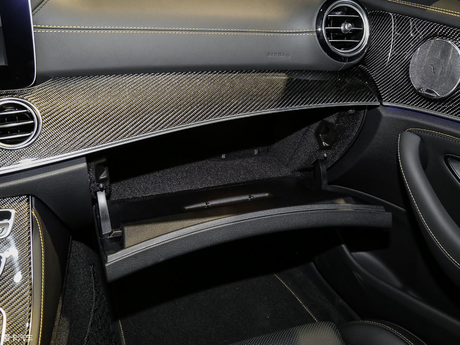 2017YEAMG AMG E 63 S 4MATIC+ ؄e