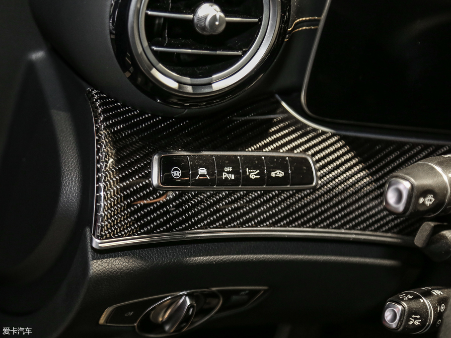 2017YEAMG AMG E 63 S 4MATIC+ ؄e