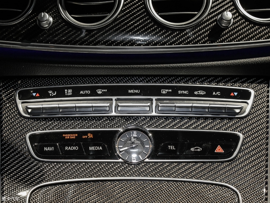 2017YE(j)AMG AMG E 63 S 4MATIC+ ؄e