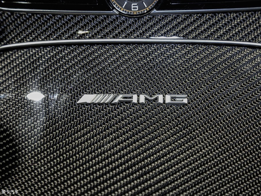 2017YEAMG AMG E 63 S 4MATIC+ ؄e