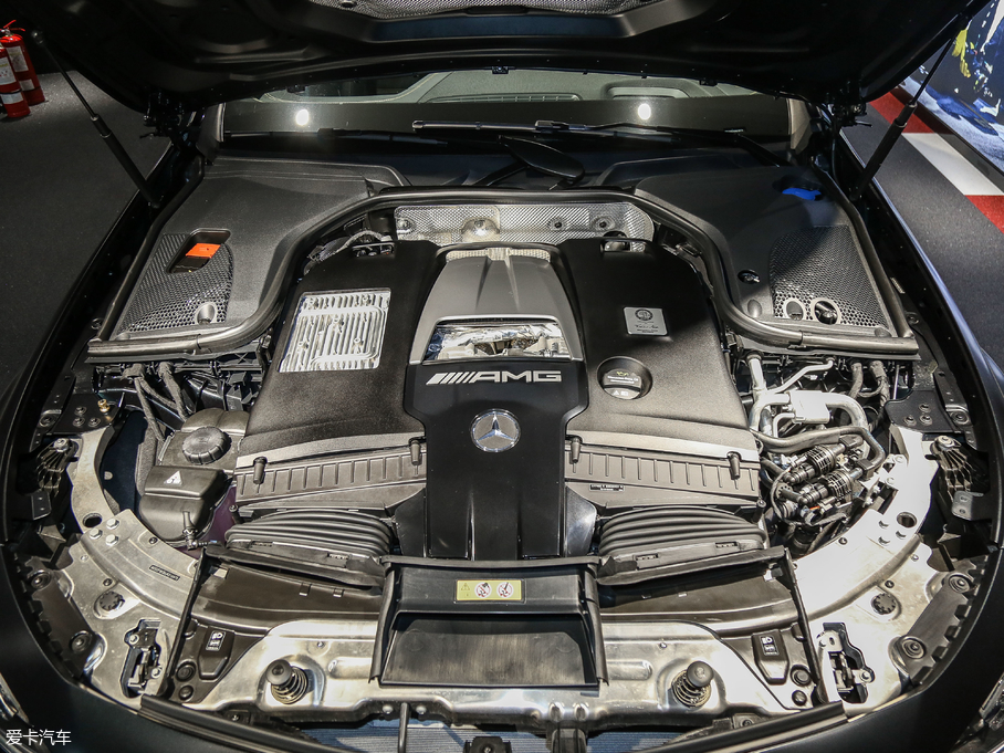 2017YEAMG AMG E 63 S 4MATIC+ ؄e