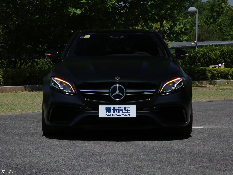 2017YEAMG AMG E 63 S 4MATIC+ ؄e