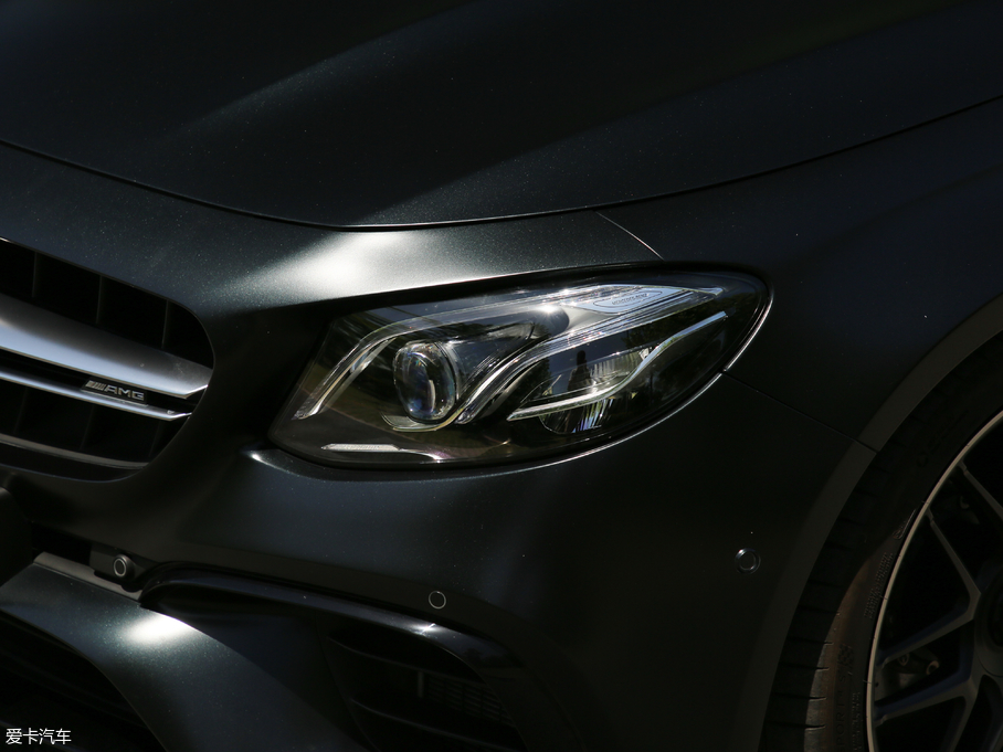 2017YEAMG AMG E 63 S 4MATIC+ ؄e