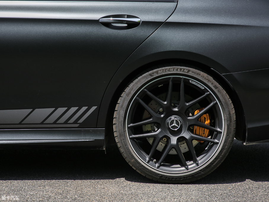 2017YEAMG AMG E 63 S 4MATIC+ ؄e