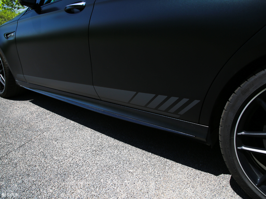 2017YEAMG AMG E 63 S 4MATIC+ ؄e