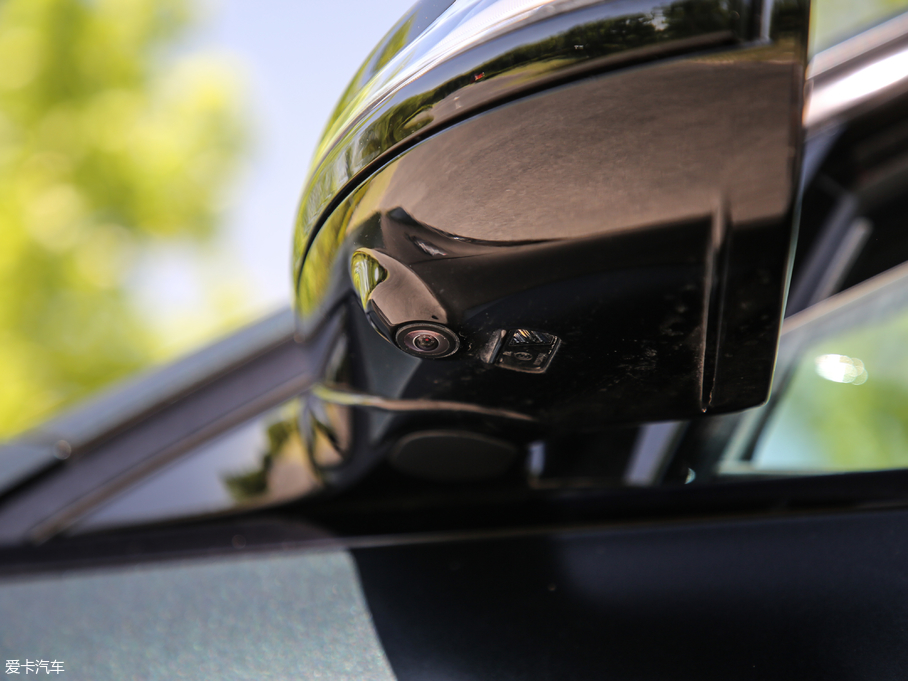 2017YEAMG AMG E 63 S 4MATIC+ ؄e