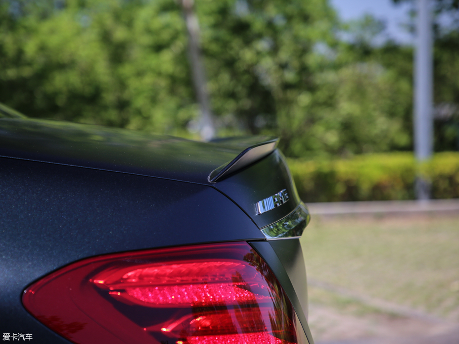 2017YEAMG AMG E 63 S 4MATIC+ ؄e