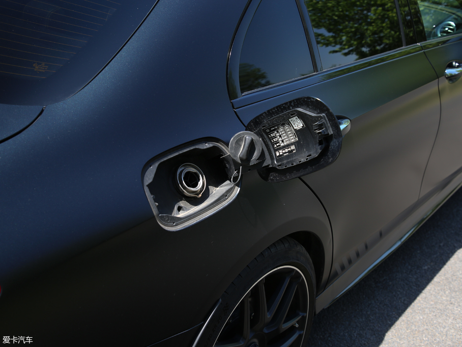 2017YEAMG AMG E 63 S 4MATIC+ ؄e