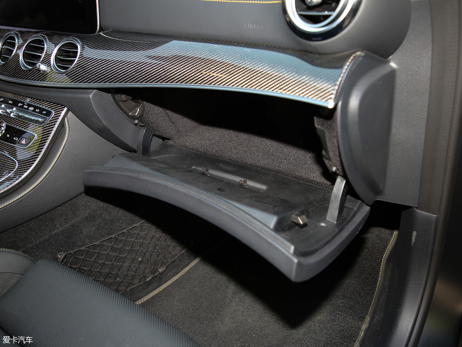 2017YEAMG AMG E 63 S 4MATIC+ ؄e