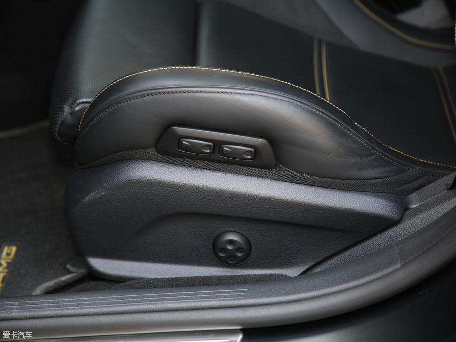 2017YEAMG AMG E 63 S 4MATIC+ ؄e