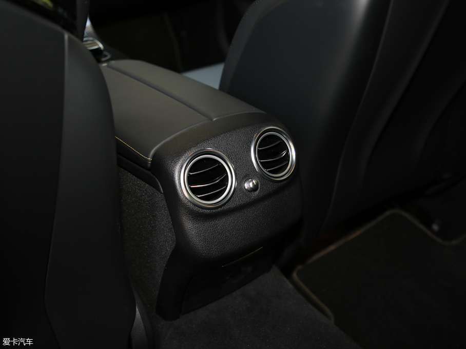 2017YEAMG AMG E 63 S 4MATIC+ ؄e