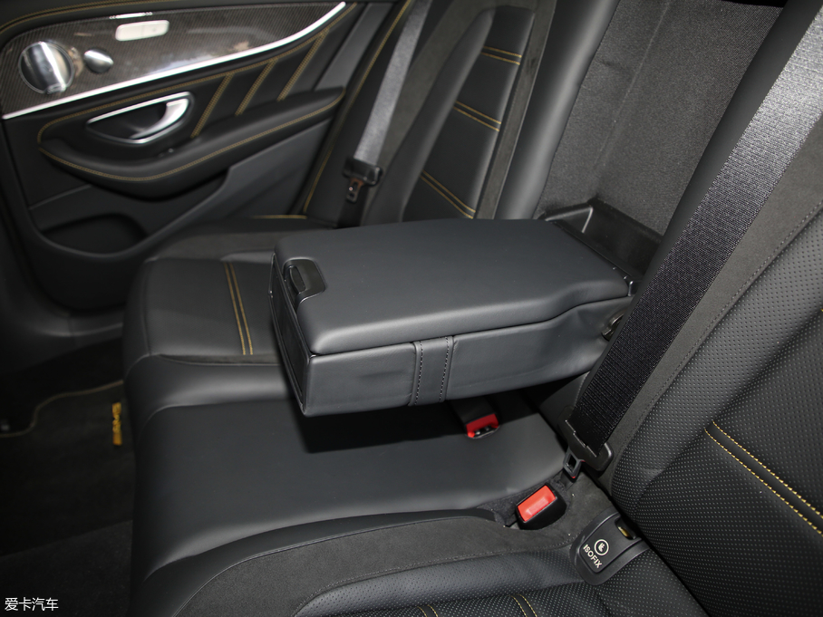 2017YEAMG AMG E 63 S 4MATIC+ ؄e