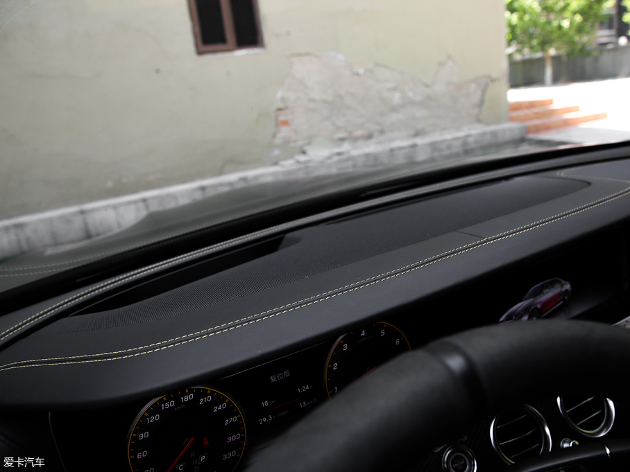 2017YEAMG AMG E 63 S 4MATIC+ ؄e