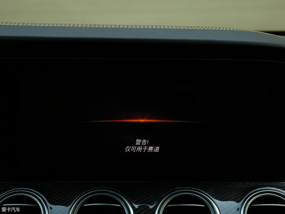 2017YEAMG AMG E 63 S 4MATIC+ ؄e