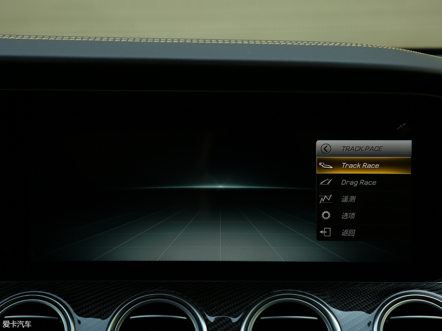 2017YEAMG AMG E 63 S 4MATIC+ ؄e