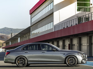 2017A(y)MG E 63 S w^