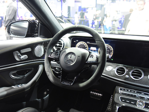 2017AMG E 63 S 4MATIC+ ؄e п؅^